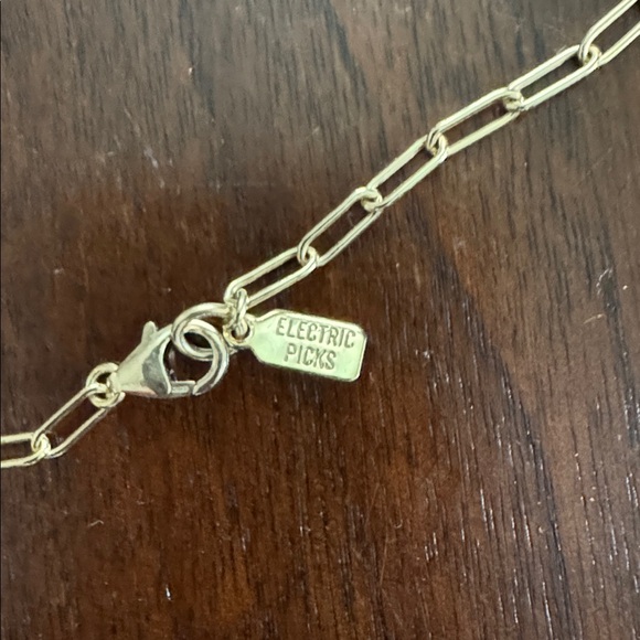 Electric picks  Gold Chain Necklace - Picture 4 of 6